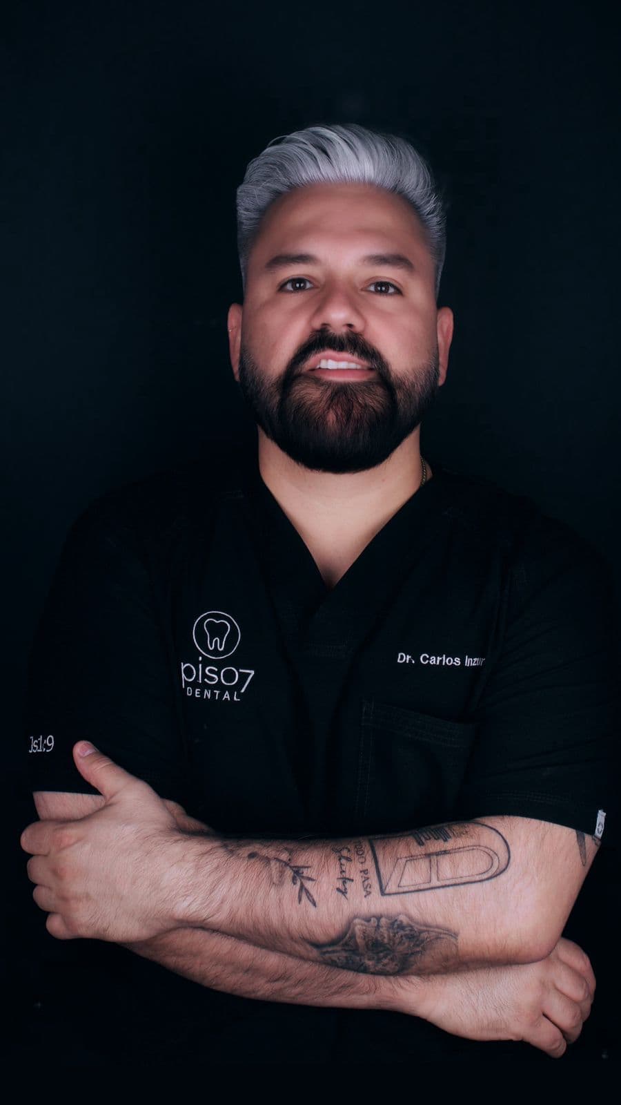 Retrato completo del Dr. Carlos Inzunza